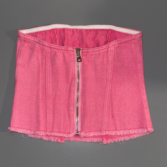 PINK DENIM SET W/ CORSET TOP
DOMONIQUE STRAPLESS DENIM TOP
DOMONIQUE DENIM SHORT - Picture 3 of 8